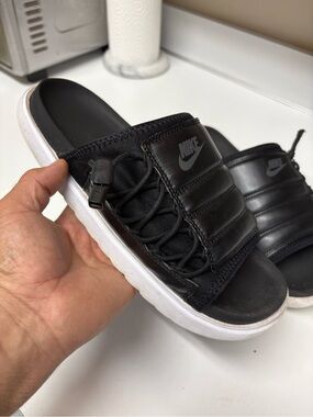 Nike Black Slides with White Outsole and Toggle Lacing men’s size 9
